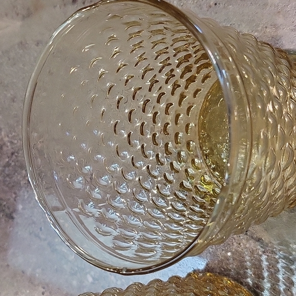 2 Beautiful Glasses - Picture 7 of 7